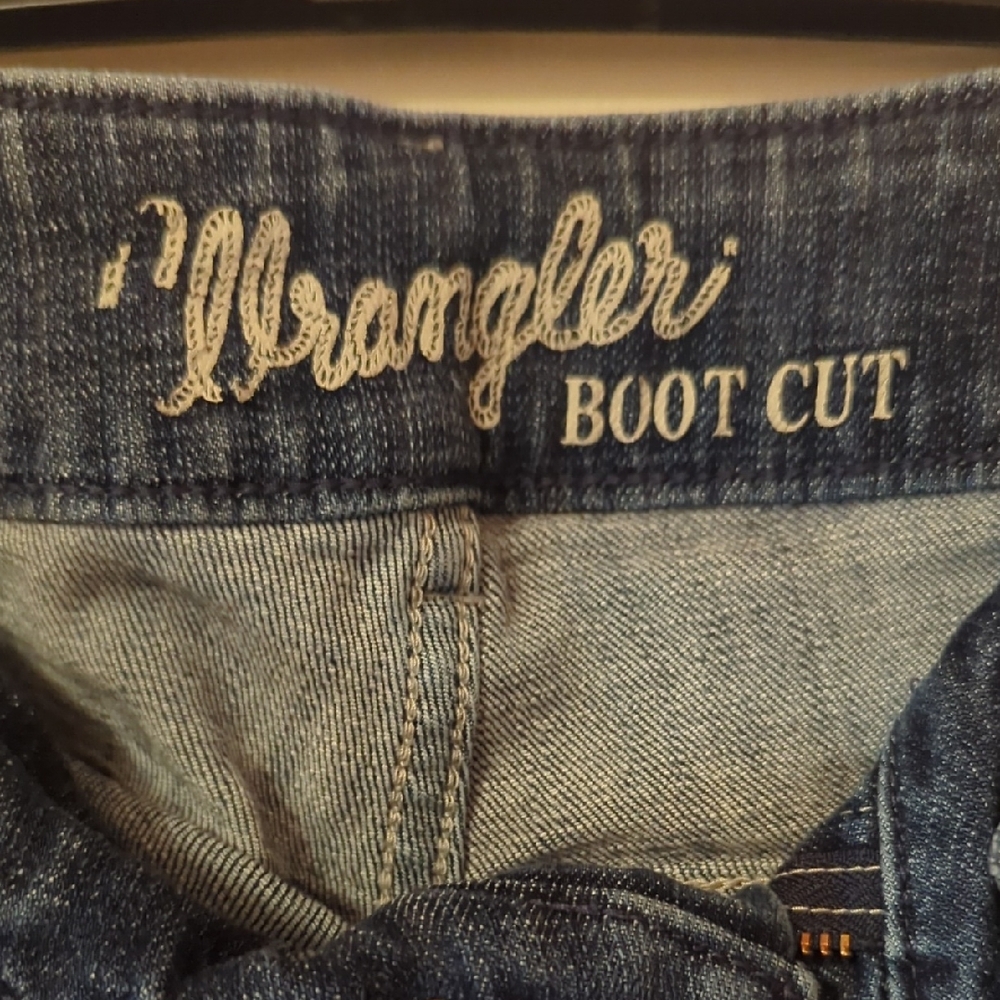 Wrangler Classic Blue Boot Cut Jeans with Contrast Stitching